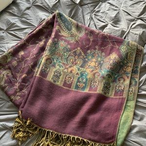 Women’s fashion scarf
